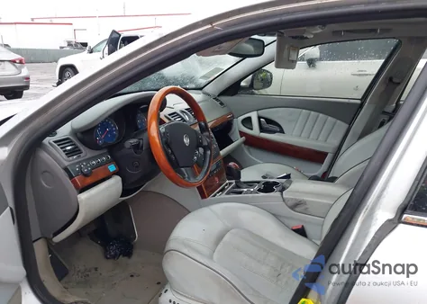 2009 Maserati Quattroporte z USA, uszkodzony, nr VIN ZAMFK39A090044350